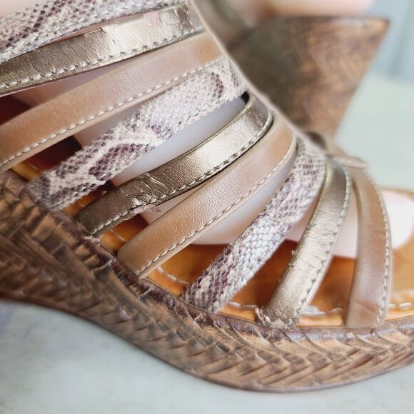 Contesa by Italian Shoemakers Sandals 10 - Picture 10 of 11